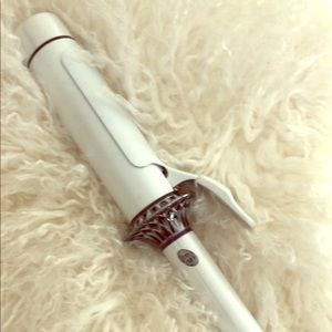 Like New T3 1.75” BodyWaver Styling Iron